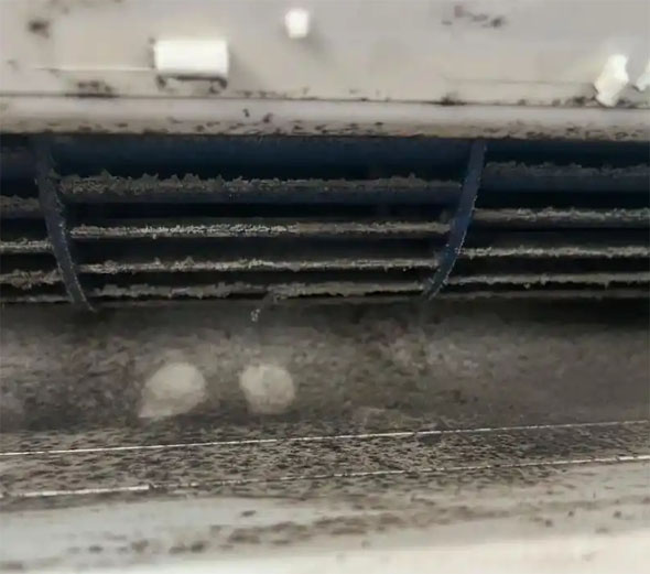 龙湖空调吹的风有股烧焦味是怎么回事